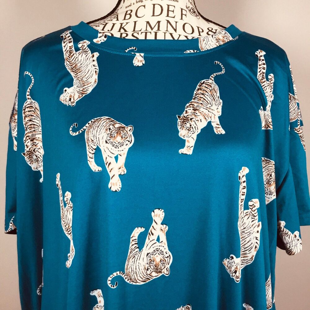 Joyspun dreamy soft teal sleepshirt tiger pattern leisure cosy comfortable L-XL - Picture 3 of 6